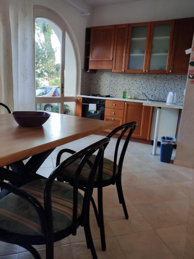 Holiday Home With Free Parking By The Beach Brela Luaran gambar