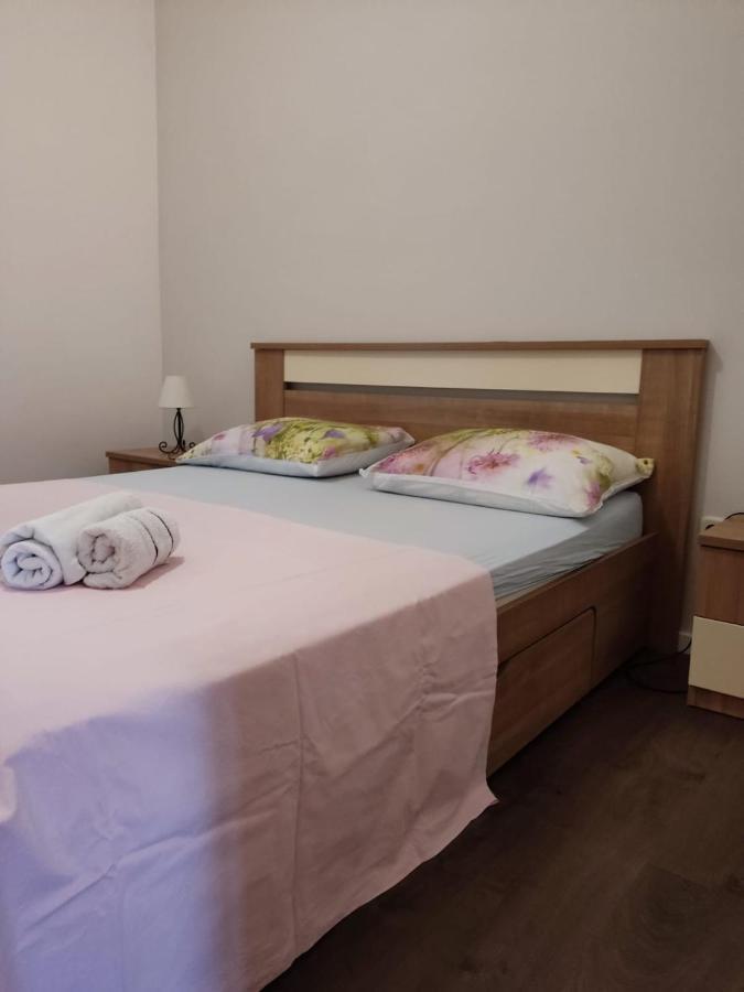 Holiday Home With Free Parking By The Beach Brela Luaran gambar