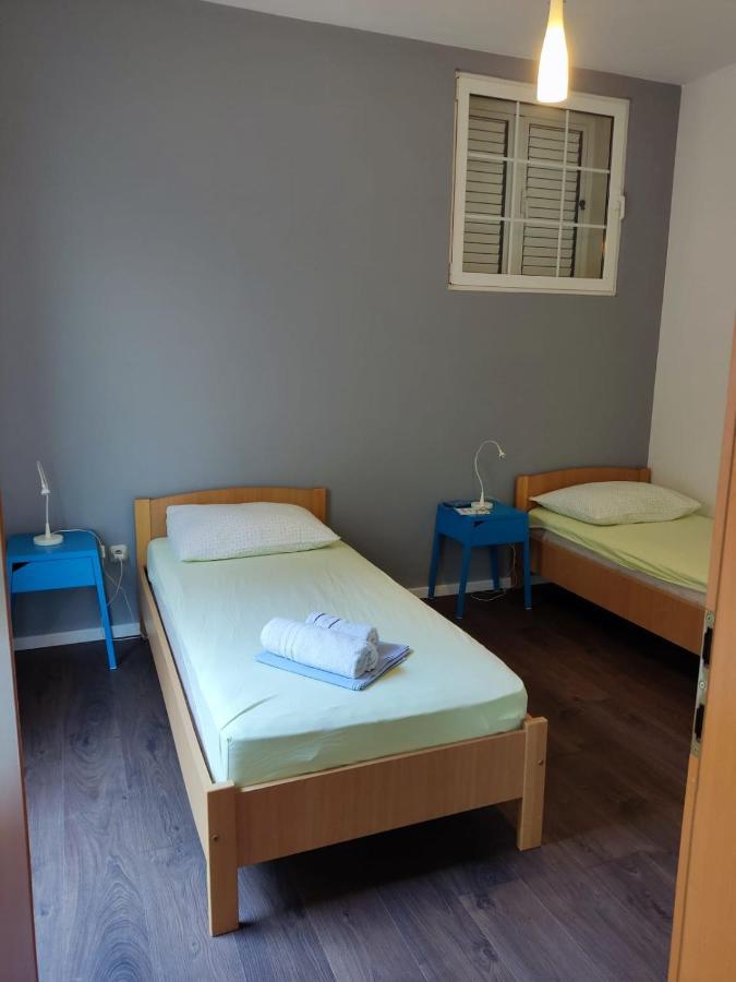 Holiday Home With Free Parking By The Beach Brela Luaran gambar