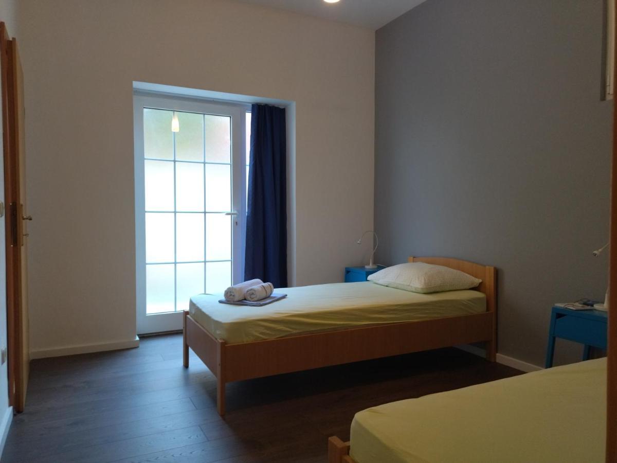 Holiday Home With Free Parking By The Beach Brela Luaran gambar