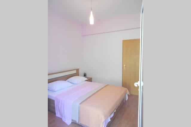 Holiday Home With Free Parking By The Beach Brela Bilik gambar